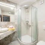 Apartman Superb Beachfront Luxury Seaview With Private Milna
