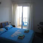 Apartman Superb Beachfront Luxury Seaview With Private Milna