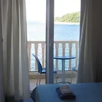 Apartman Superb Beachfront Luxury Seaview With Private *