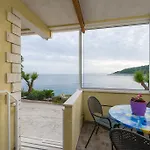 Superb Beachfront Luxury Seaview With Private Apartman