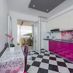 Apartman Superb Beachfront Luxury Seaview With Private