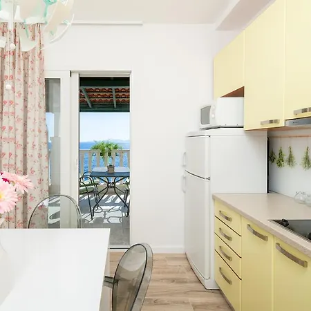 Superb Beachfront Luxury Seaview With Private