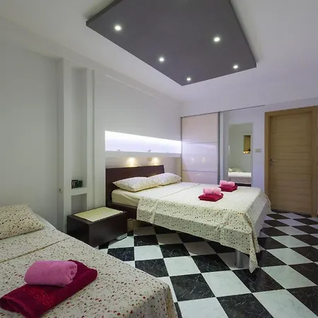 شقة Superb Beachfront Luxury Seaview With Private ميلنا