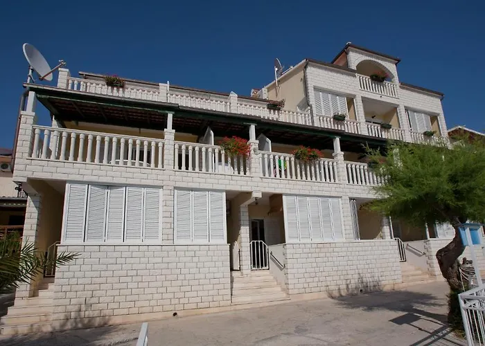 شقة Superb Beachfront Luxury Seaview With Private ميلنا
