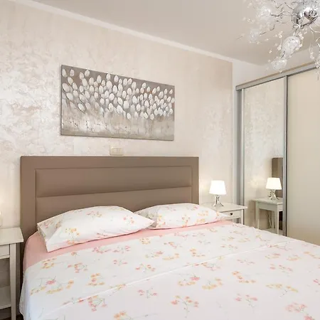 Apartmán Superb Beachfront Luxury Seaview With Private *