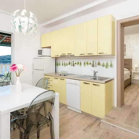 Apartmán Superb Beachfront Luxury Seaview With Private Milna (Hvar)