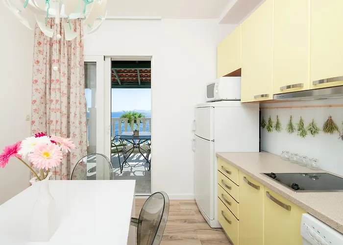 Superb Beachfront Luxury Seaview With Private