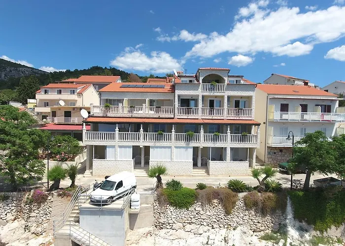 Superb Beachfront Luxury Seaview With Private Daire Milna (Hvar)