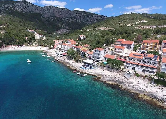 Daire Superb Beachfront Luxury Seaview With Private Milna (Hvar)