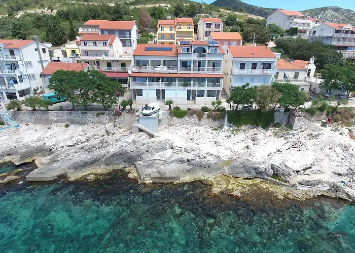 Superb Beachfront Luxury Seaview With Private Daire Milna (Hvar)