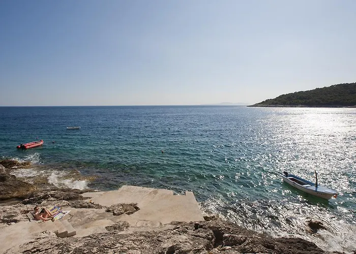 Superb Beachfront Luxury Seaview With Private Milna (Hvar)