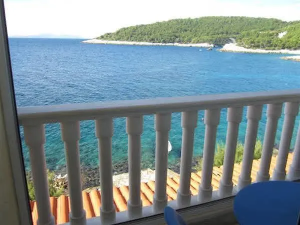 Superb Beachfront Luxury Seaview With Private Milna (Hvar)
