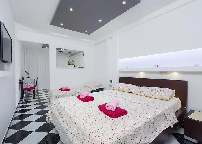 Superb Beachfront Luxury Seaview With Private * Milna (Hvar)