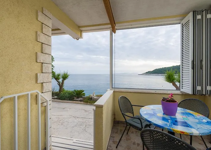 Superb Beachfront Luxury Seaview With Private Daire