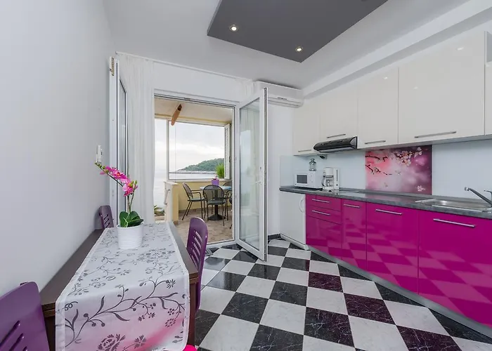 아파트 Superb Beachfront Luxury Seaview With Private