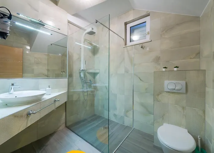 Superb Beachfront Luxury Seaview With Private Daire Milna (Hvar)