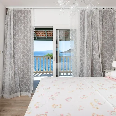 Superb Beachfront Luxury Seaview With Private *