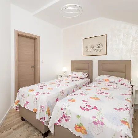 Superb Beachfront Luxury Seaview With Private * ミルナ